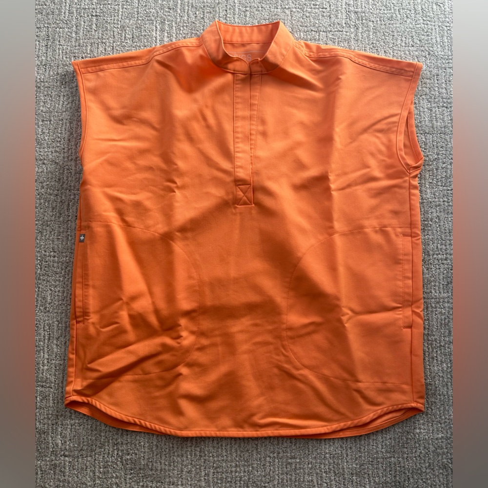 Papaya Rafael Figs Scrub Top